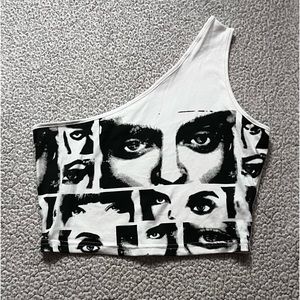 𖧷Hey gurl hey! SHEIN Y2K Cropped One Shoulder Top! Color:White,Condition:New𖧷